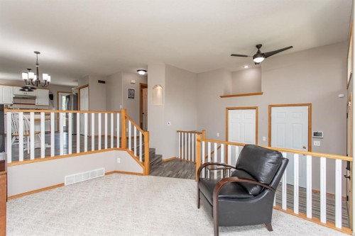 21 Royal Crescent, Lacombe, AB 