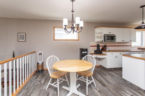21 Royal Crescent, Lacombe, AB 