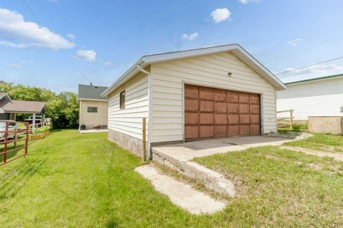 1925 23 Avenue, Delburne, AB 