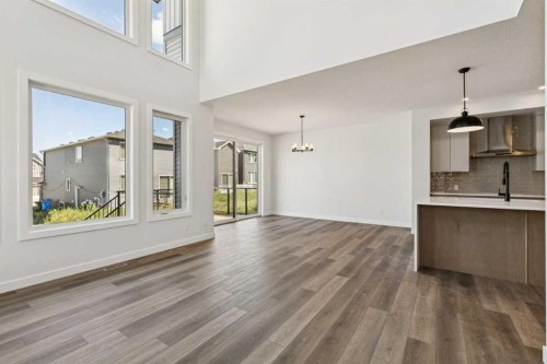 64 Creekstone Manor Sw, Calgary, AB - Indoor Photo Showing Kitchen