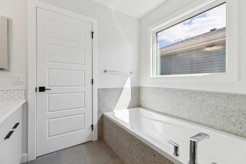 64 Creekstone Manor Sw, Calgary, AB - Indoor