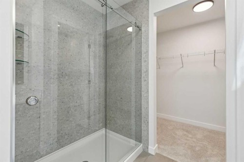 64 Creekstone Manor Sw, Calgary, AB - Indoor Photo Showing Bathroom