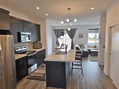 22 Earl Close, Red Deer, AB 
