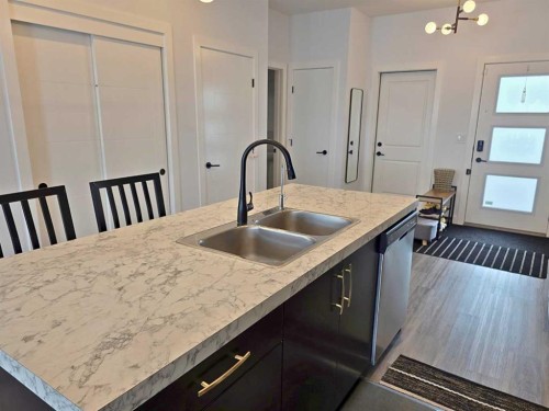 22 Earl Close, Red Deer, AB 