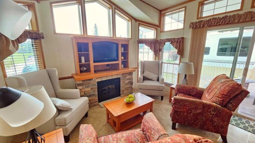 96-32379 Range Road 55, Rural Mountain View County, AB 