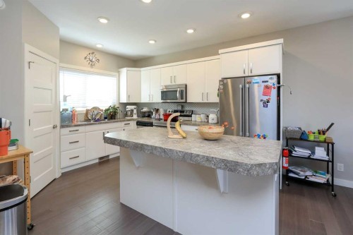 137 Coachman Way, Blackfalds, AB - Indoor Photo Showing Kitchen With Upgraded Kitchen