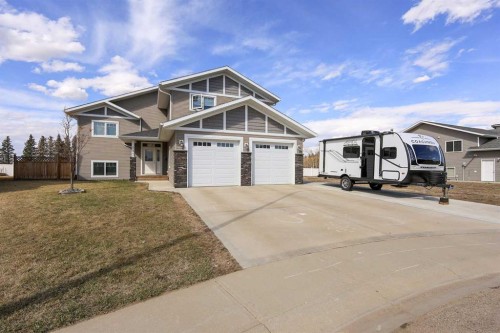 137 Coachman Way  Blackfalds, AB T4M 0B4
