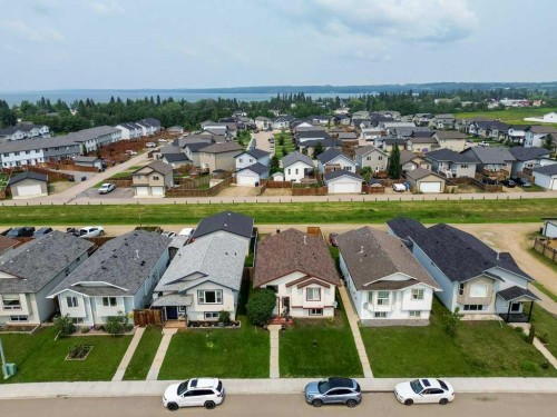 28 Hunter Road, Sylvan Lake, AB 