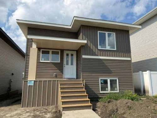 10 Memorial Parkway  Rural Red Deer County, AB T4E 3B7