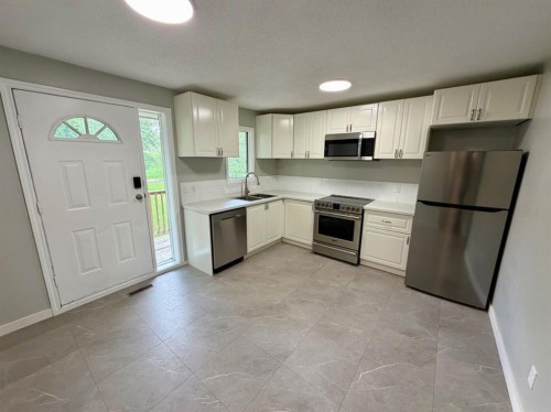 3593 54 Avenue Crescent, Red Deer, AB 