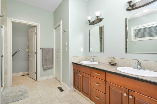 26 Alexander Crescent, Red Deer, AB 