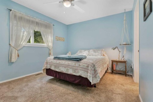 41421 Range Road 261, Rural Lacombe County, AB - Indoor Photo Showing Bedroom