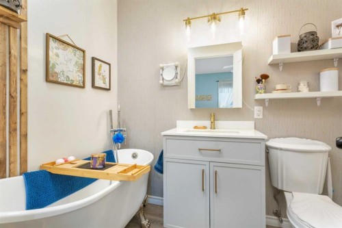 41421 Range Road 261, Rural Lacombe County, AB - Indoor Photo Showing Bathroom