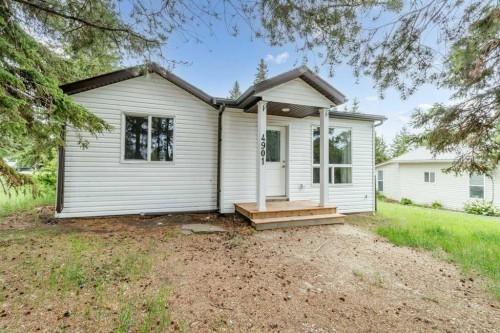 4901 53 Avenue, Bentley, AB 