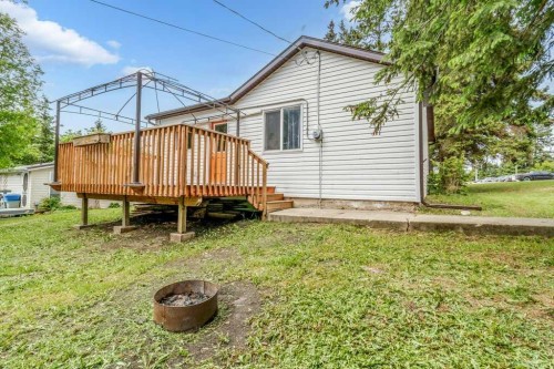 4901 53 Avenue, Bentley, AB 