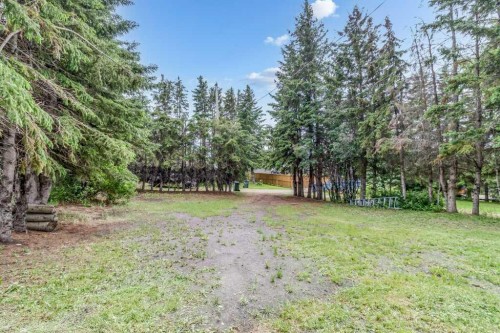 4901 53 Avenue, Bentley, AB 