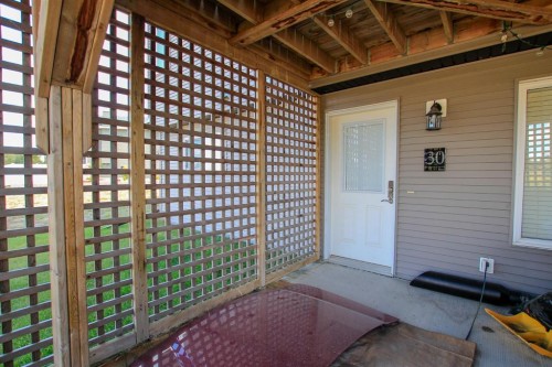 30 Henderson Crescent, Penhold, AB 