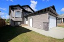 30 Henderson Crescent, Penhold, AB 