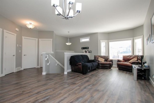 30 Henderson Crescent, Penhold, AB 