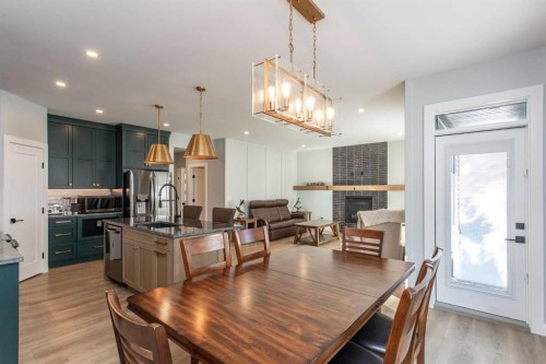 18 Cameron Court, Lacombe, AB 