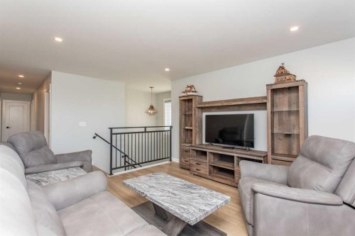 18 Cameron Court, Lacombe, AB 