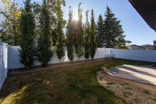 18 Cameron Court, Lacombe, AB 