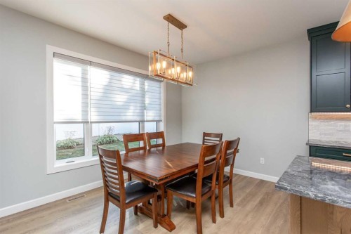 18 Cameron Court, Lacombe, AB 
