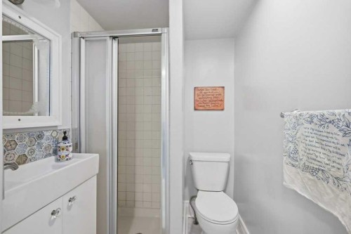 4714 48 Avenue, Wetaskiwin, AB - Indoor Photo Showing Bathroom