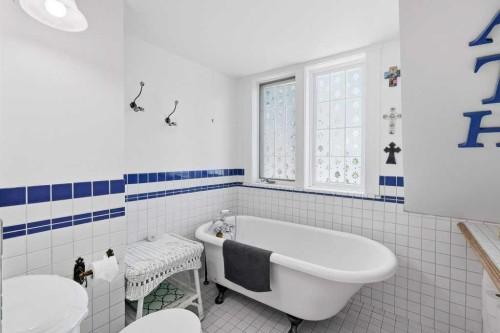 4714 48 Avenue, Wetaskiwin, AB - Indoor Photo Showing Bathroom