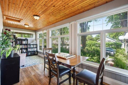 4714 48 Avenue, Wetaskiwin, AB - Indoor Photo Showing Dining Room