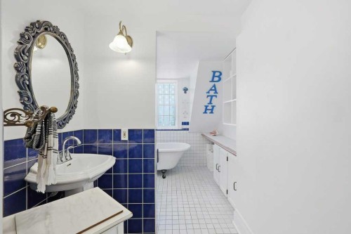 4714 48 Avenue, Wetaskiwin, AB - Indoor Photo Showing Bathroom