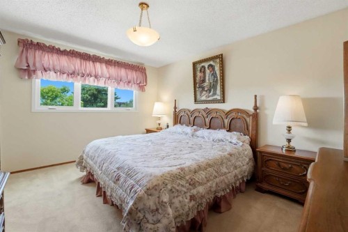 91 Hill Crescent, Red Deer, AB 