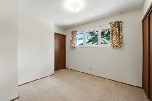91 Hill Crescent, Red Deer, AB 