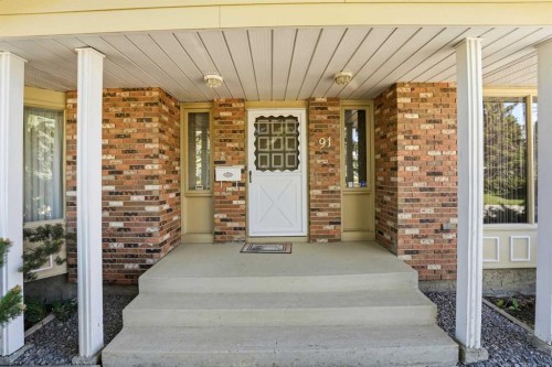 91 Hill Crescent, Red Deer, AB 