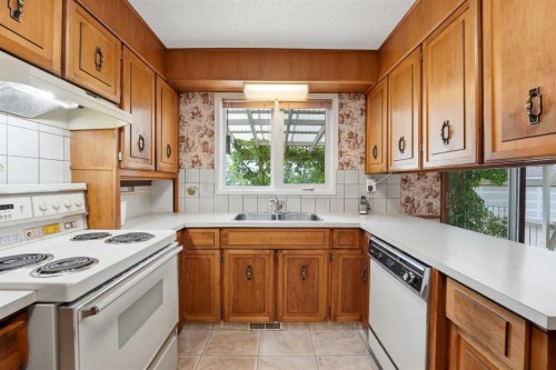 91 Hill Crescent, Red Deer, AB 