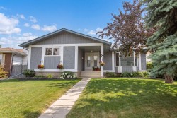 8 Caswell Close Red Deer, AB T4P 2T6