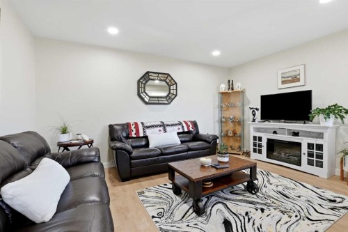 53 Card Crescent, Red Deer, AB 