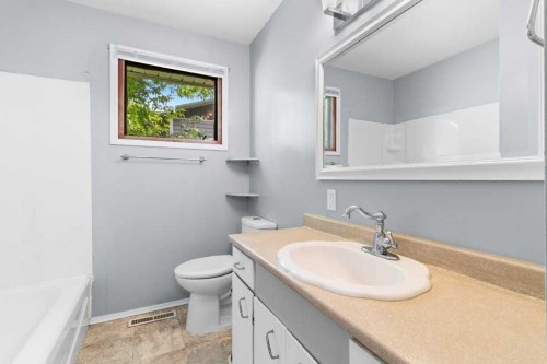 4638 50 Avenue, Bentley, AB 