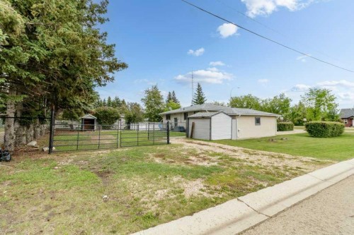 4638 50 Avenue, Bentley, AB 