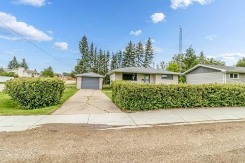 4638 50 Avenue, Bentley, AB 