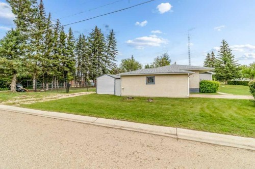 4638 50 Avenue, Bentley, AB 
