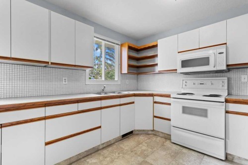 4638 50 Avenue, Bentley, AB 
