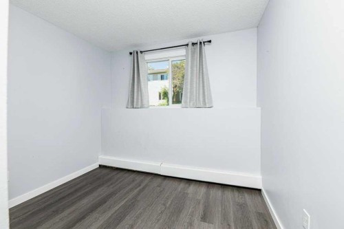 27-11 Stanton Street, Red Deer, AB - Indoor Photo Showing Other Room