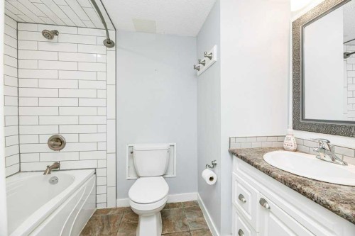 27-11 Stanton Street, Red Deer, AB - Indoor Photo Showing Bathroom
