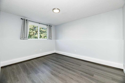27-11 Stanton Street, Red Deer, AB - Indoor Photo Showing Other Room