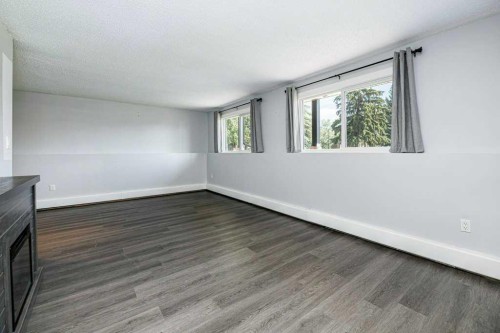 27-11 Stanton Street, Red Deer, AB - Indoor Photo Showing Other Room