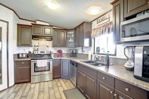 362070 Range Road 6-4, Rural Clearwater County, AB - Indoor Photo Showing Kitchen With Double Sink