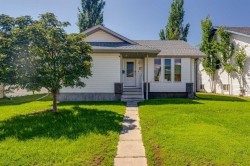 17 Stanford Boulevard Blackfalds, AB T0M 0J0