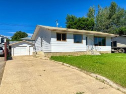 212 Aberdeen Avenue Carbon, AB T0M 0A0