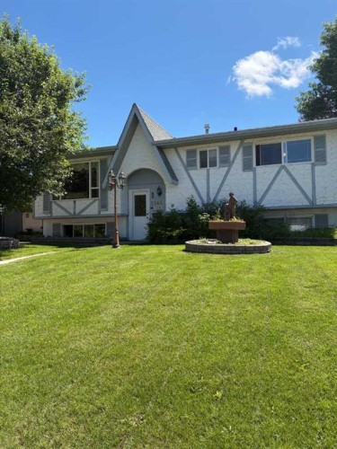 5144 35 Street EAST Innisfail, AB T4G 1H3
